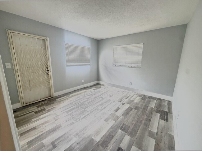 Building Photo - 1650 NW 52nd Ave