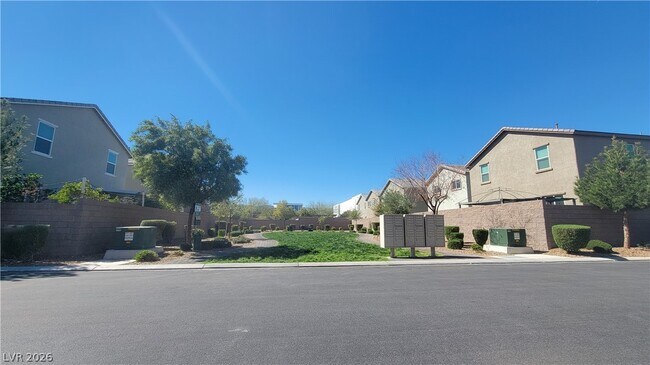 Building Photo - 8772 Belle Castle Ct