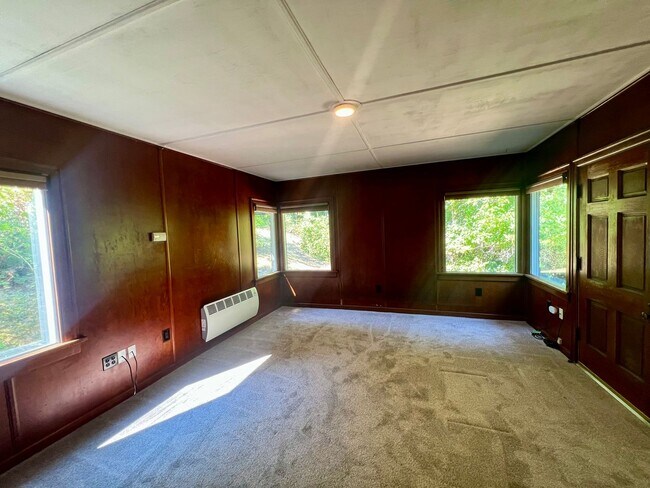 Building Photo - 531 77th Way NE