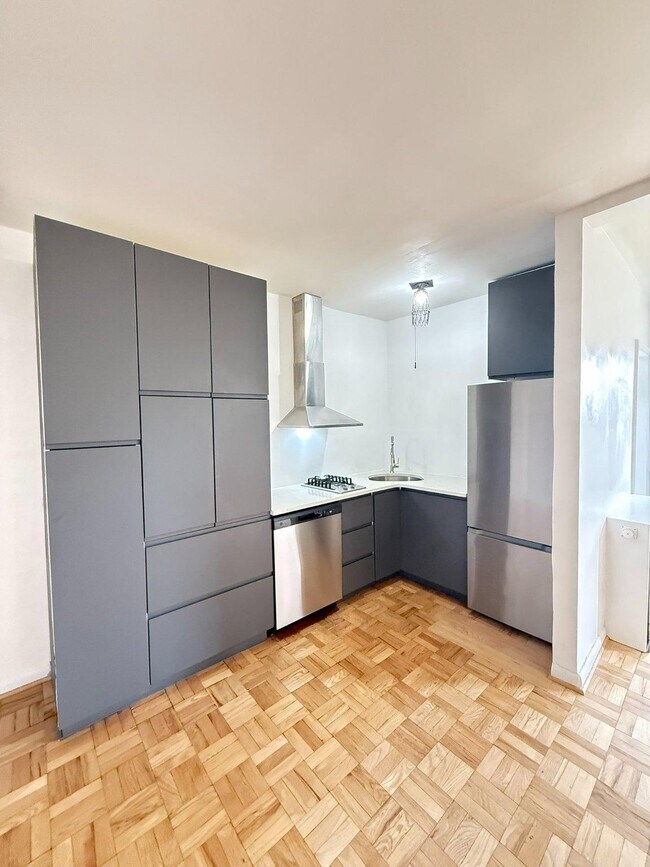 Building Photo - 2500 Q St NW