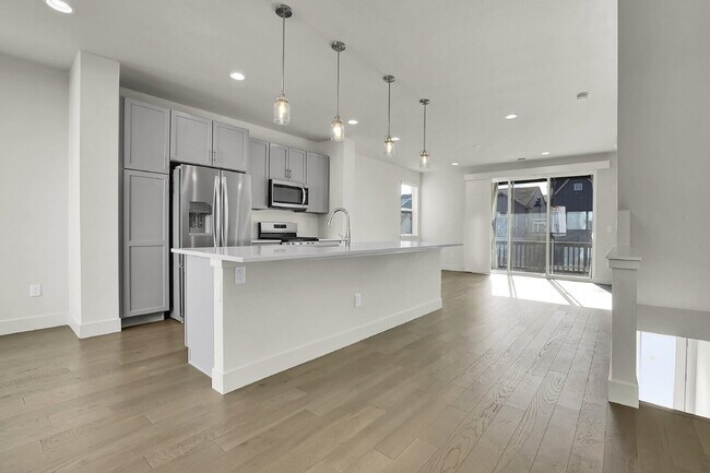 Building Photo - $2,500 - 2 Bed, 2 Full Bath Townhome In Broomfield with Central AC and In Unit Laundry!