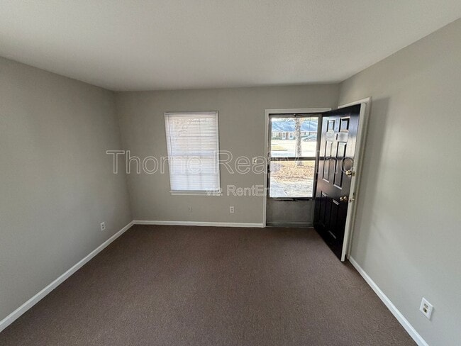 Building Photo - 2247 Sherwood Ave