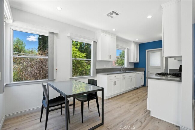 Building Photo - 10416 Fairgrove Ave