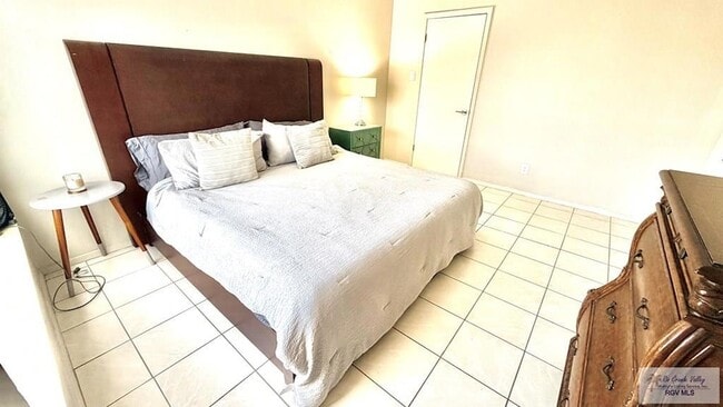 Building Photo - 322 McFadden Dr