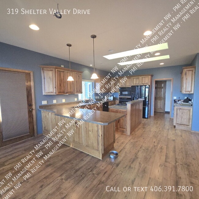 Building Photo - 319 Shelter Valley Dr