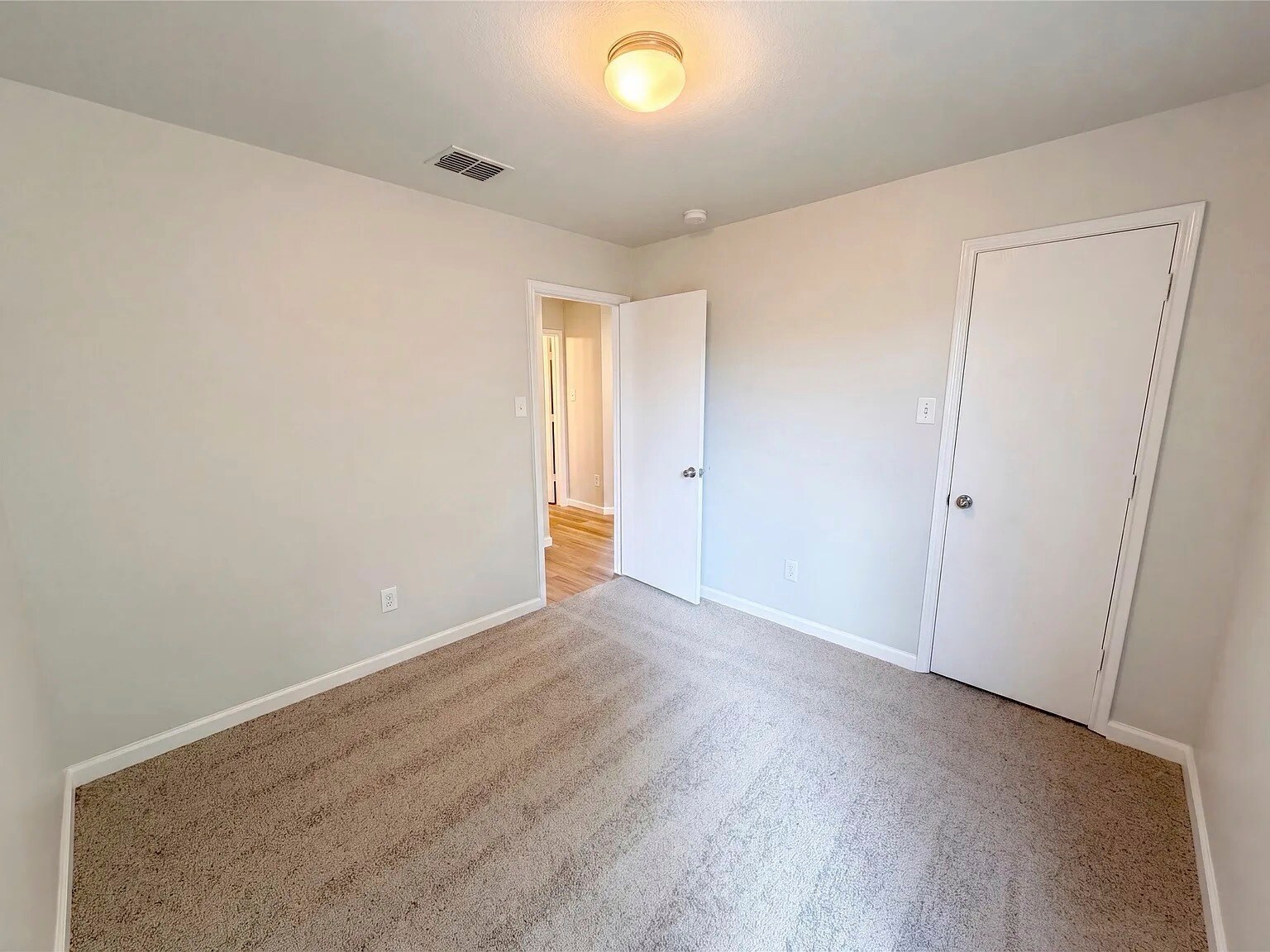 Building Photo - 8849 Sun Haven Way