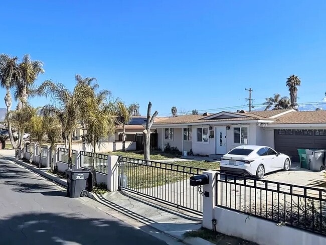 Building Photo - 25440 Plymouth St