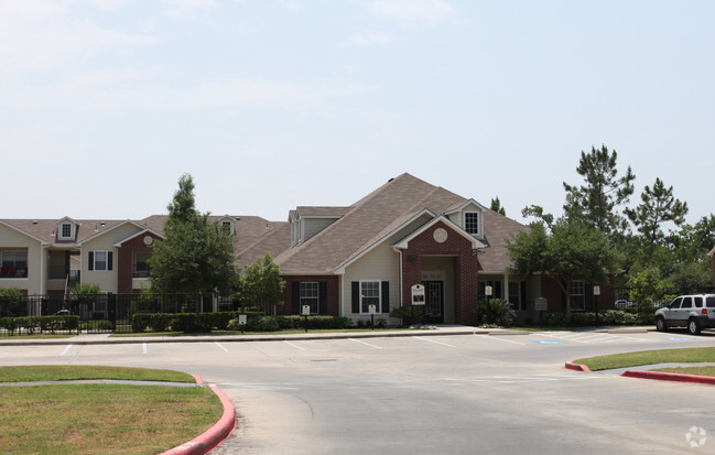 Building Photo - Green Pines