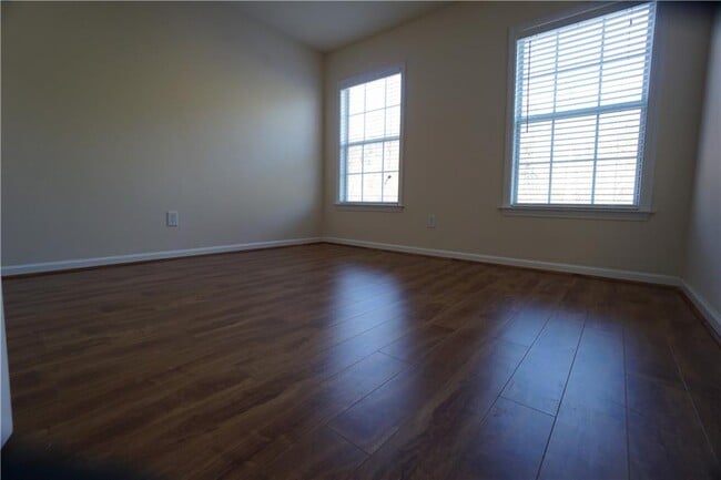 Building Photo - 4652 Creekside Villas Way