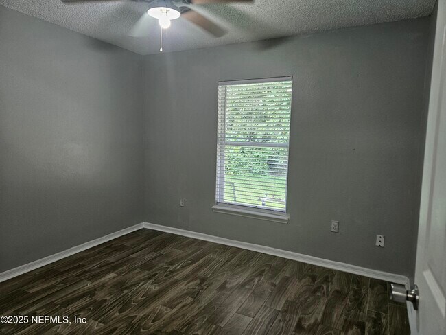 Building Photo - 2715 Lantana Lakes Dr
