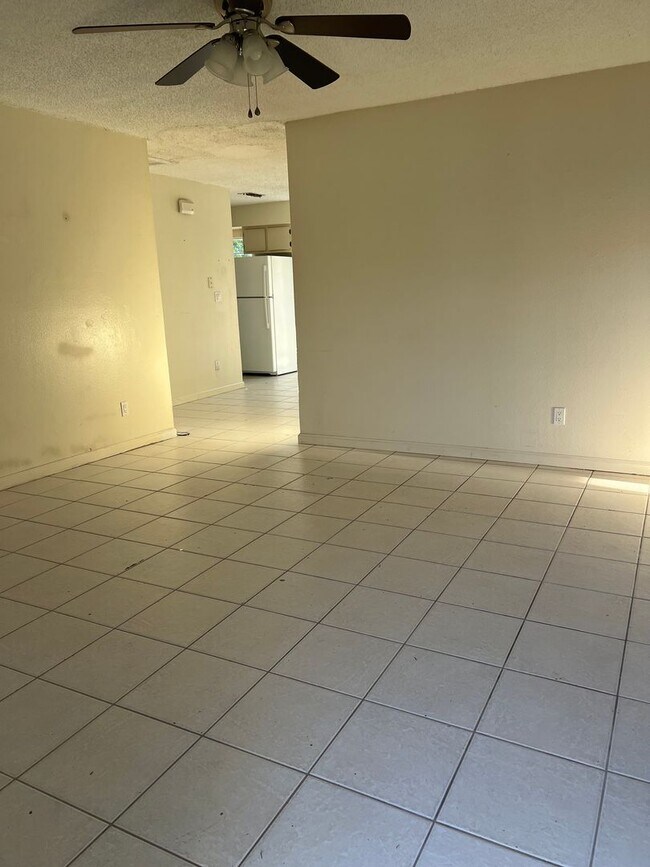Building Photo - 1517-21 SW Santa Barbara