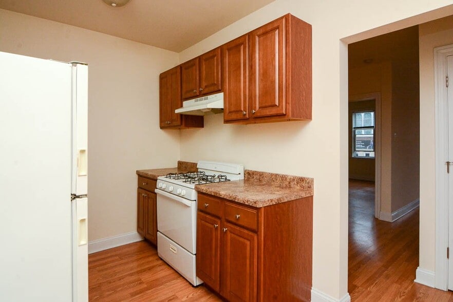Building Photo - 2600 N Kimball Ave