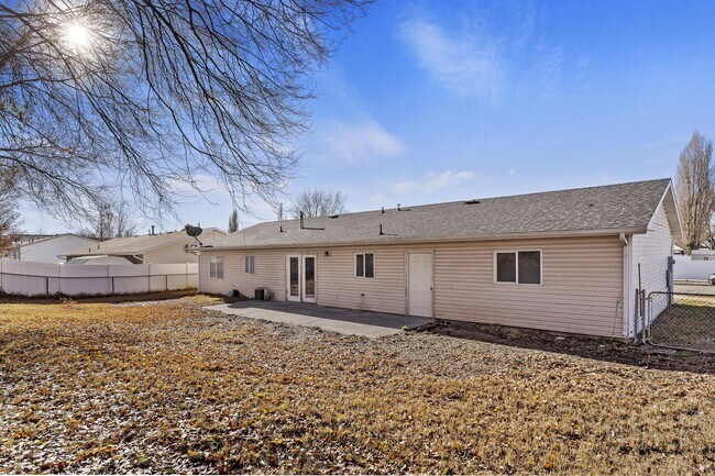 Primary Photo - 353 N 360 W