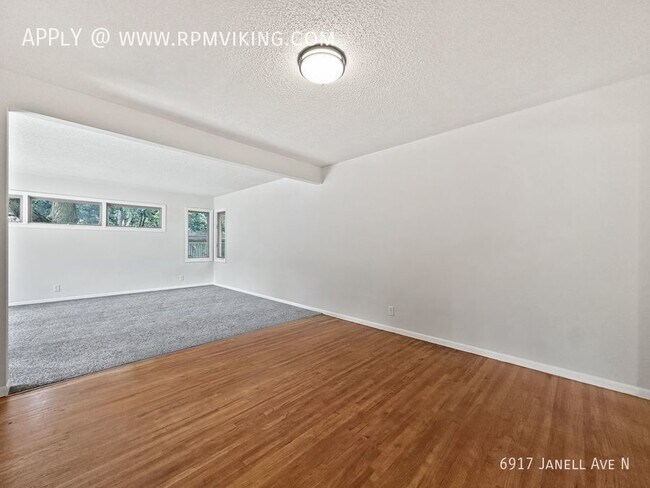 Building Photo - 4br 2ba 2cg ~ Security Deposit Free Altern...