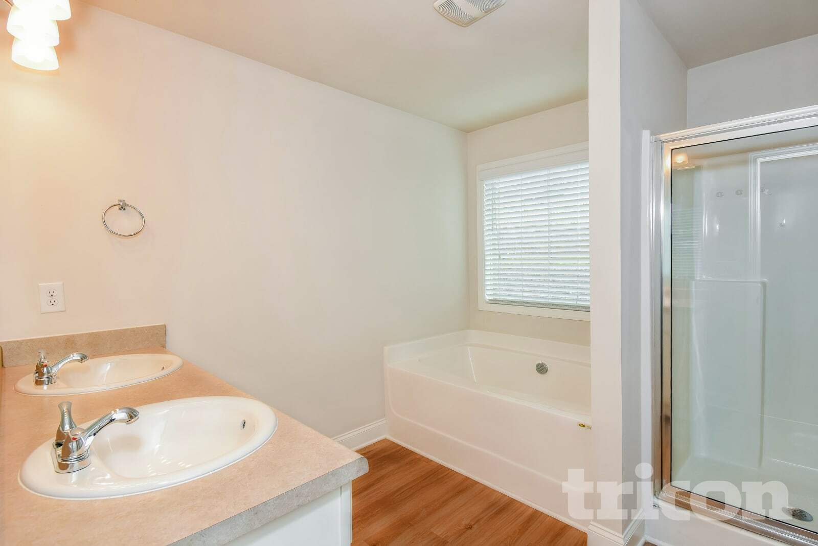 Building Photo - 265 Ireland Ln