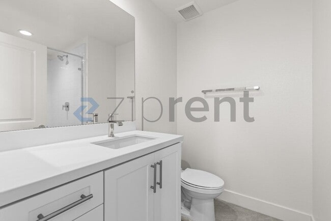 Building Photo - 2412 Paseo Archer