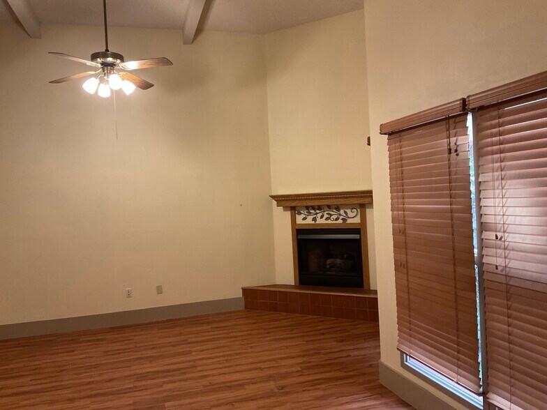 Building Photo - 706 Garrison Ave