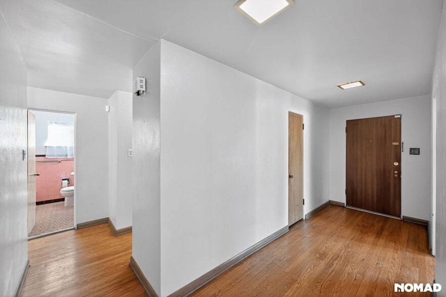 Building Photo - 6801 E 6th Ave