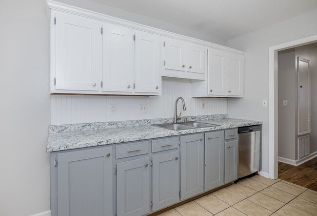 Building Photo - 125 Magnolia Dr