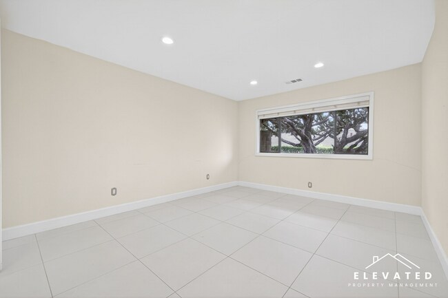 Building Photo - 458 Las Casitas Ct