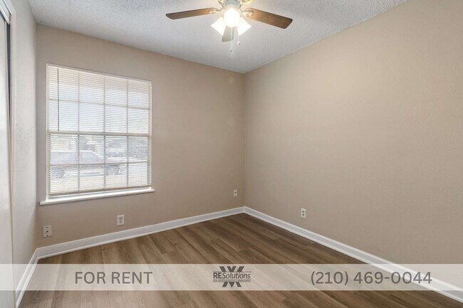 Building Photo - 8219 Glen Lark