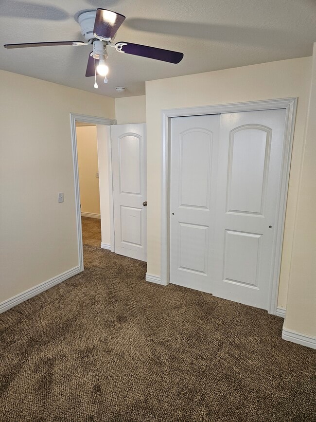 Building Photo - 1023 W Boston Ct