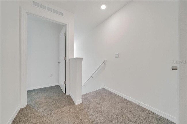 Building Photo - 6614 SW 81st Loop