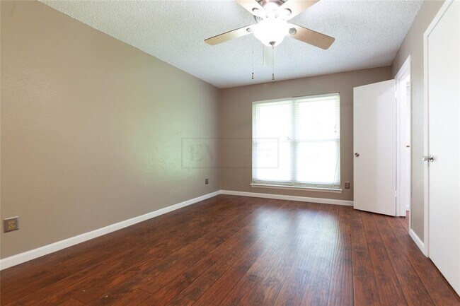 Building Photo - 22403 Deville Dr