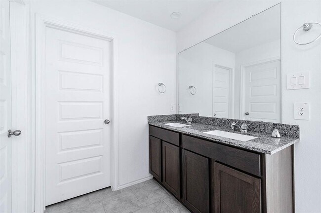 Building Photo - 1010 Appaloosa Ln
