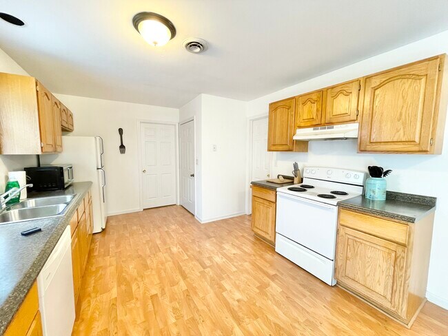 Building Photo - 210 Beaver St