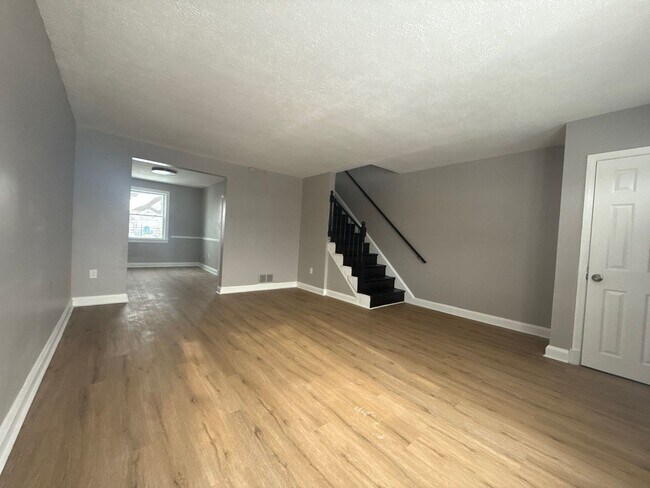 Building Photo - Beautiful Three-Bedroom Home In Dundalk