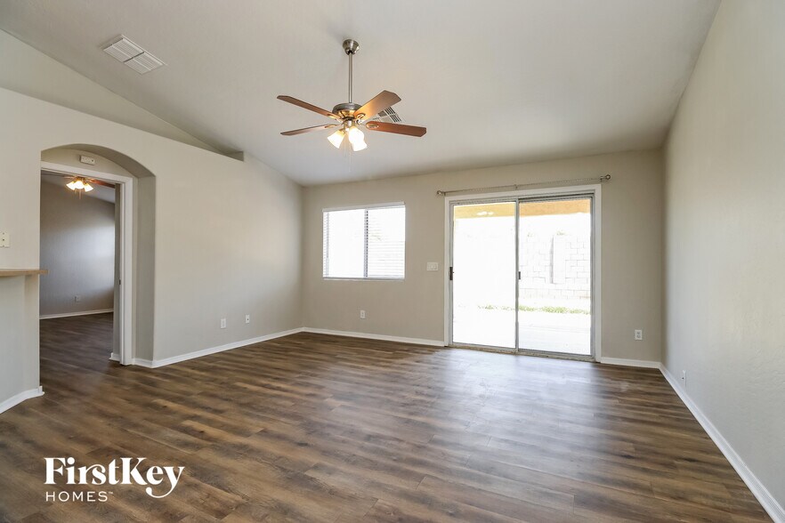 Building Photo - 7023 S 38th Dr