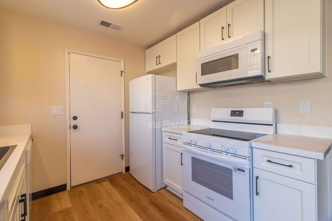 Building Photo - 7357 Kelley Dr