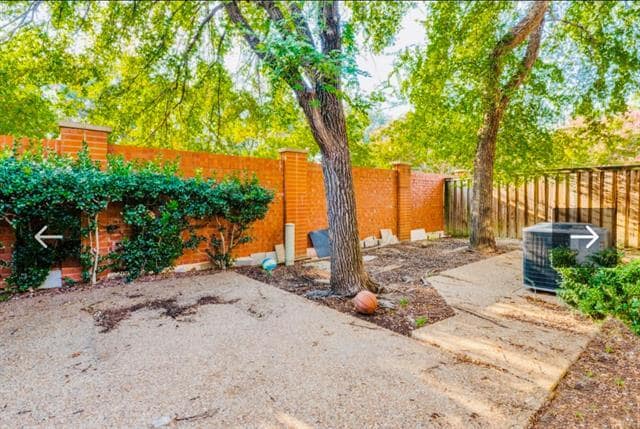 Building Photo - 625 Fiesta Cir