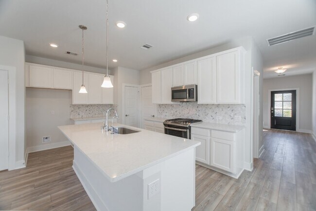 Building Photo - 10627 Whitejacket