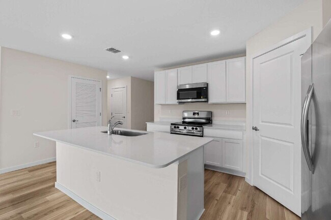 Building Photo - Be the first to rent this new 3BR 2BA home in SW Ocala!