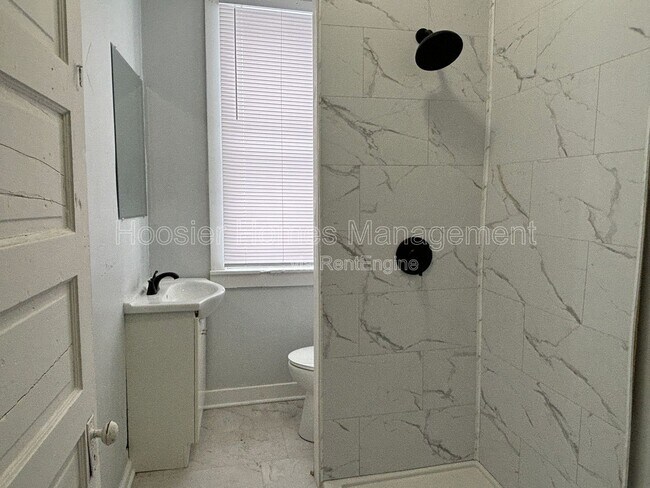 Building Photo - 330 N Arsenal Ave