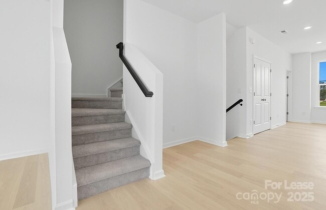 Building Photo - 3210 Stelfox St