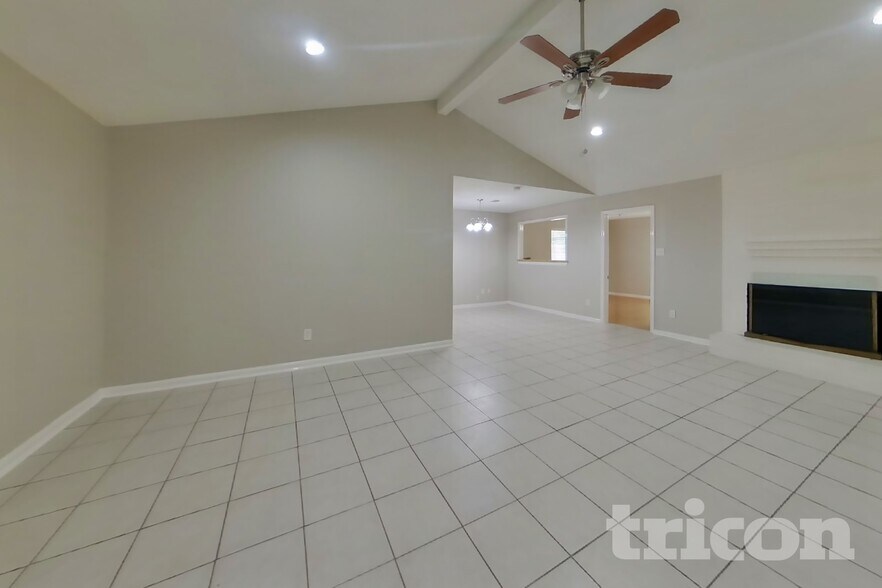 Building Photo - 7902 Battlepine Dr