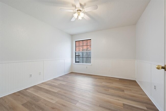 Building Photo - 11032 Crossland Dr