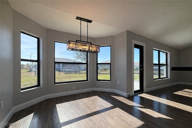 Building Photo - 1222 NE 40th Terrace