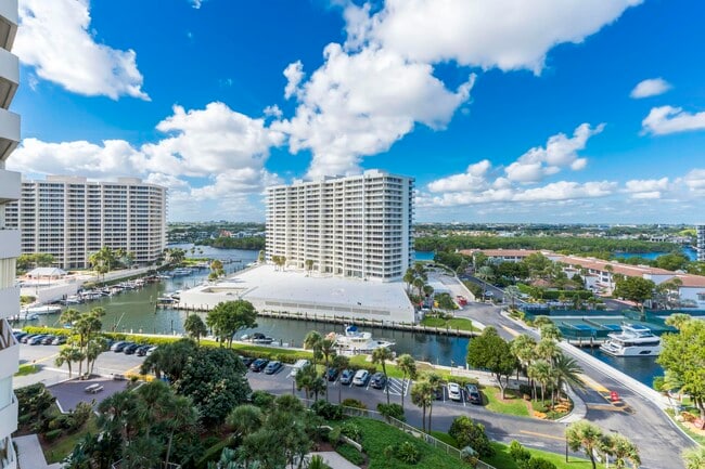 Building Photo - 4301 N Ocean Blvd