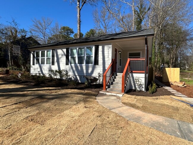 Building Photo - 1226 Beechview Dr SE