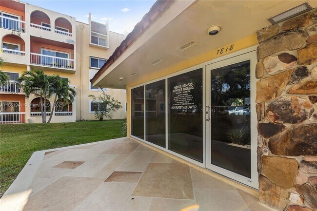 Building Photo - 7815 Camino Real