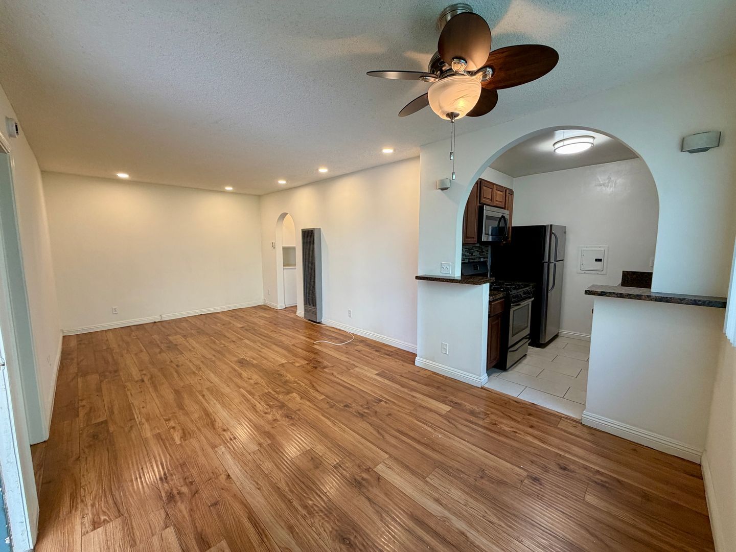 Building Photo - 12618 Pacific Ave