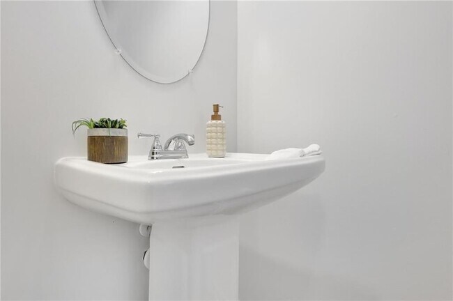 Building Photo - 803 Dundee Wy