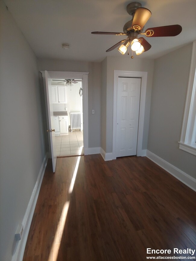 Building Photo - 224 Hanover St