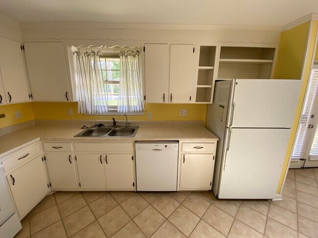 Building Photo - Kensington Park Single Family Home
