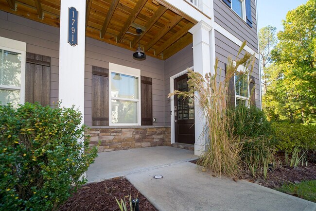 Building Photo - 1791 Willow Way