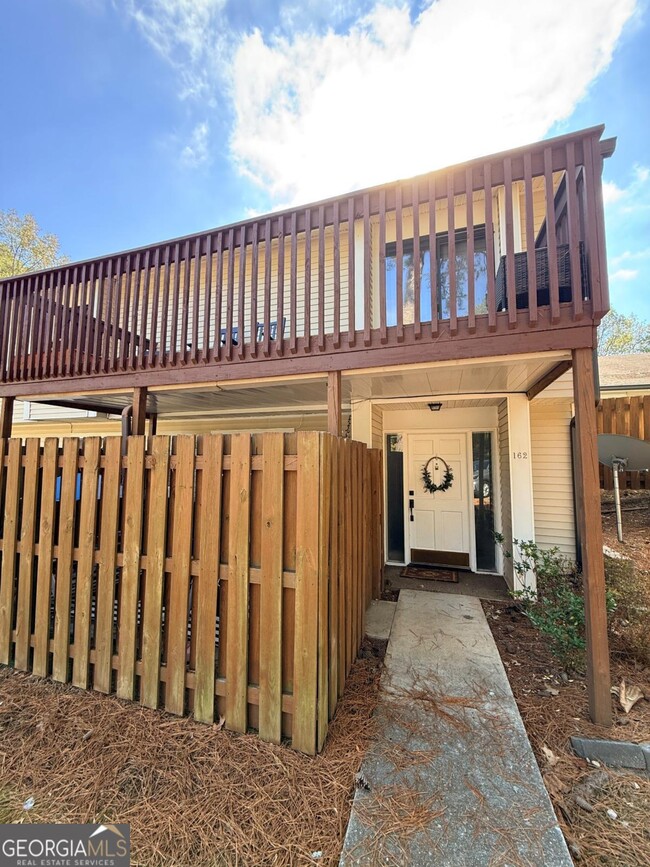 Building Photo - 162 Twiggs Cor